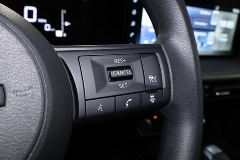 Used 2025 Nissan Kicks SV image 21
