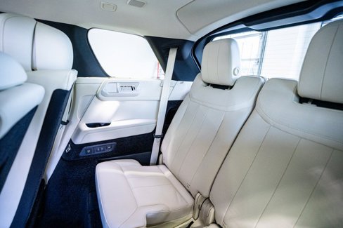 Used 2025 Land Rover Range Rover Long Wheelbase Autobiography image 58
