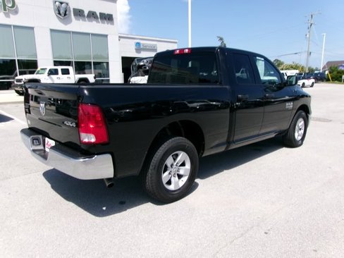 Used 2024 RAM 1500 Classic SLT image 4