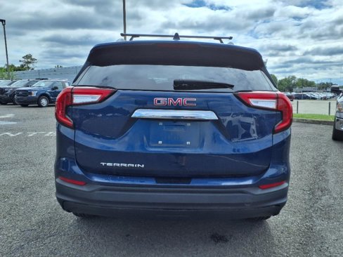 Certified 2022 GMC Terrain SLE w/ Driver Convenience Package image 4