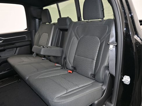 New 2025 RAM 1500 4x4 Crew Cab image 27