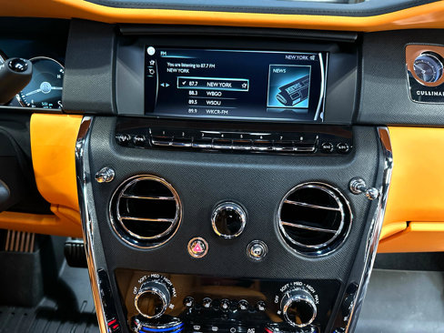 Used 2023 Rolls-Royce Cullinan w/ Dark Exterior Package image 17