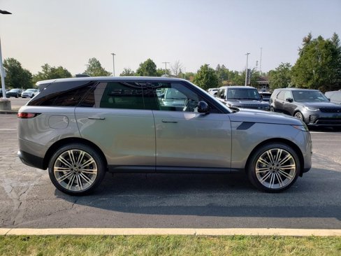 New 2025 Land Rover Range Rover Sport SE image 4