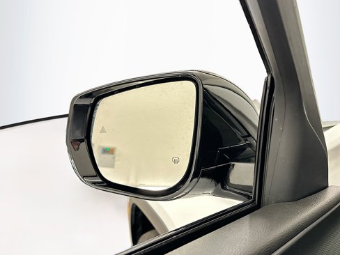 Used 2024 Jeep Grand Cherokee Altitude image 16