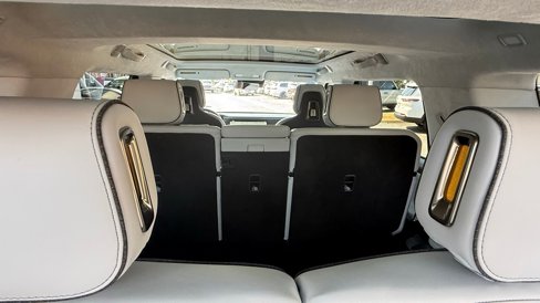 Used 2025 Rivian R1S Adventure image 35