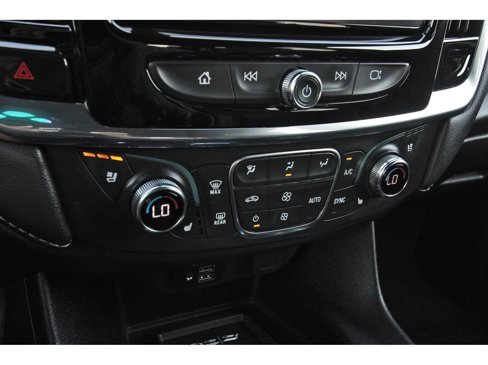 Used 2023 Chevrolet Traverse Premier image 32