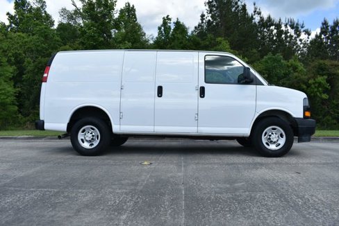 Used 2024 Chevrolet Express 2500 image 3