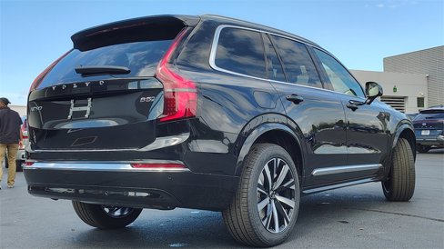 New 2026 Volvo XC90 B5 Core w/ Protection Package Premier image 3