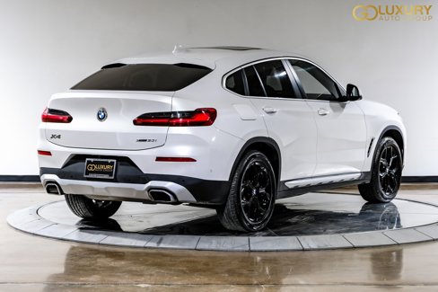 Used 2025 BMW X4 xDrive30i image 10