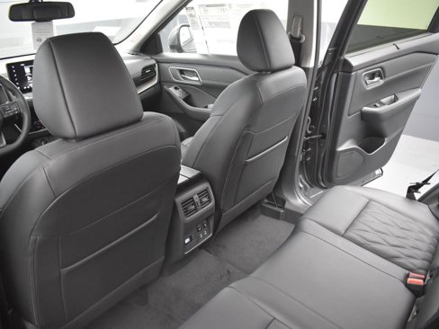 New 2026 Nissan Rogue Platinum w/ Platinum Premium Package image 14