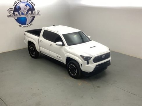 Used 2024 Toyota Tacoma TRD Sport w/ TRD Sport Upgrade Package image 13