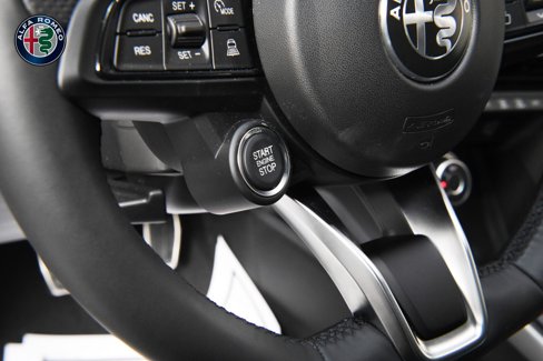 New 2025 Alfa Romeo Tonale image 14