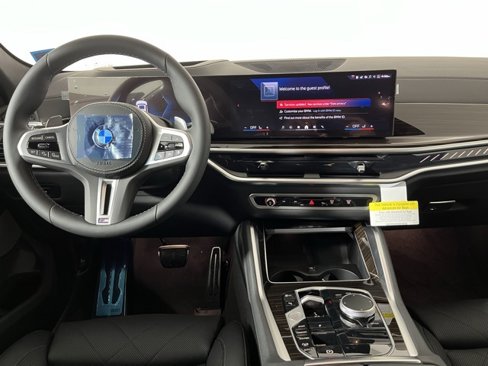 Used 2025 BMW X6 M60i w/ Parking Assistance Package image 13