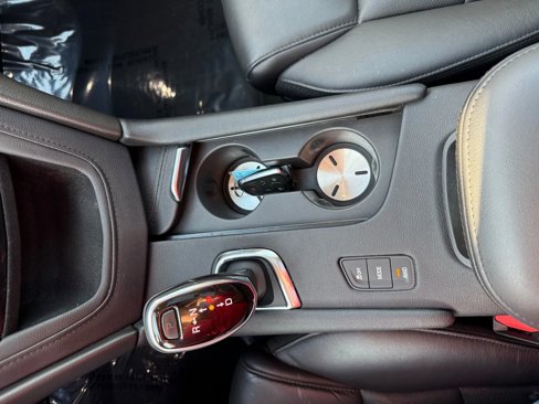 Used 2019 Cadillac XT5 Premium Luxury w/ Driver Assist Package image 16