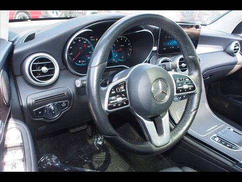 Used 2021 Mercedes-Benz GLC 300 4MATIC image 17