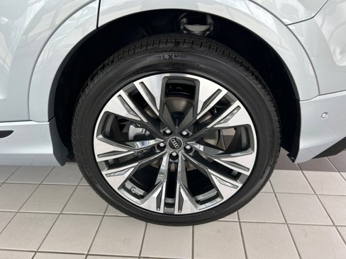 New 2025 Audi Q8 Premium Plus image 22