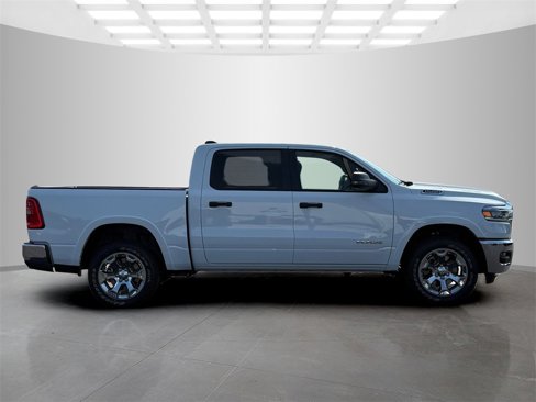 New 2026 RAM 1500 4x4 Crew Cab image 2