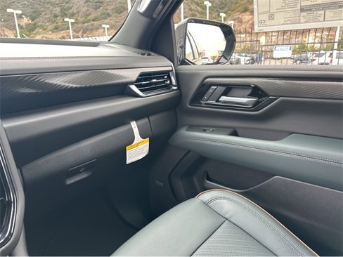 New 2025 GMC Yukon AT4 w/ Premium Trailering Package image 27