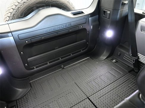 Used 2021 Land Rover Defender 110 X-Dynamic HSE image 38
