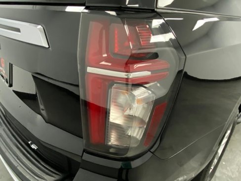 Used 2021 Chevrolet Suburban LT image 14