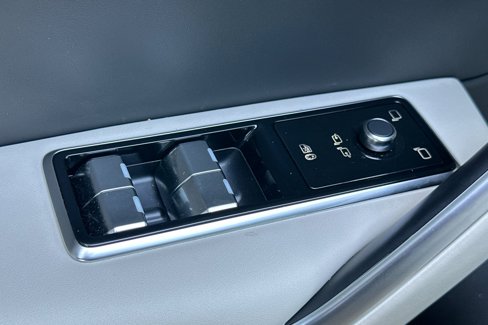 Used 2025 Jaguar F-PACE R-Dynamic S image 11