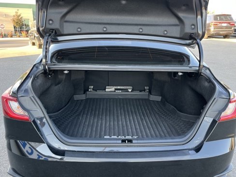 Used 2025 Toyota Camry LE image 31