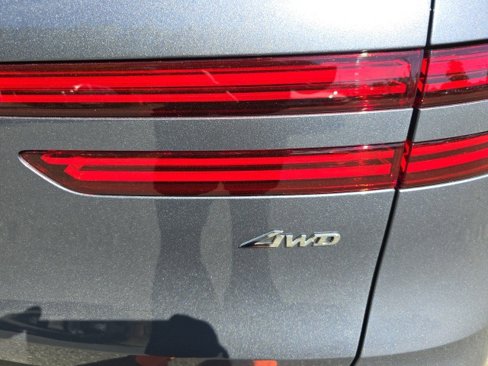 Certified 2026 Genesis GV70 2.5T Advanced image 8