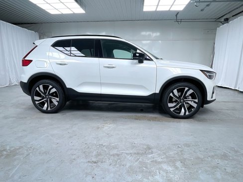 New 2026 Volvo XC40 B5 Ultra w/ Protection Package Premier image 25