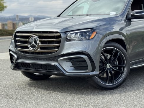 New 2026 Mercedes-Benz GLS 450 4MATIC image 3