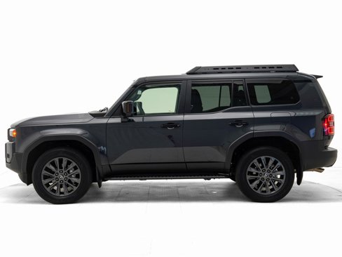 Used 2025 Toyota Land Cruiser image 32