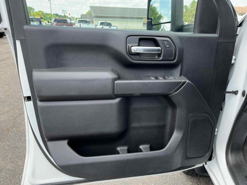 Used 2020 Chevrolet Silverado 2500 Custom w/ Custom Value Package image 18