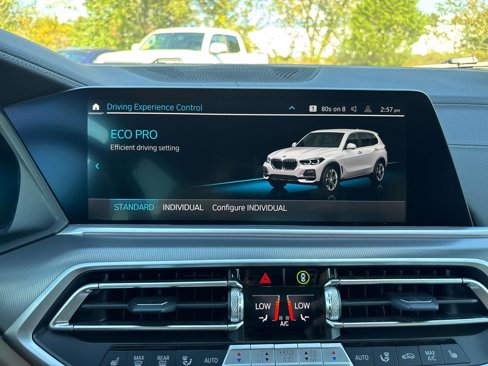 Used 2022 BMW X5 xDrive40i w/ Premium Package image 28