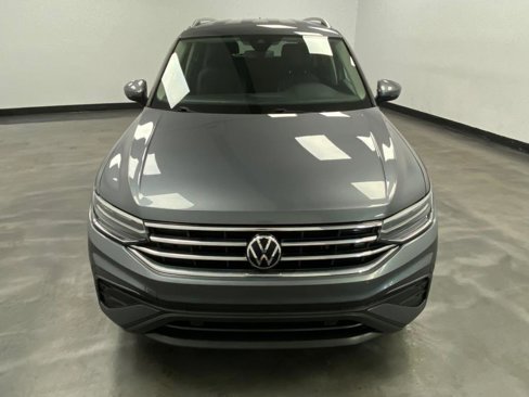 Used 2023 Volkswagen Tiguan SE image 9