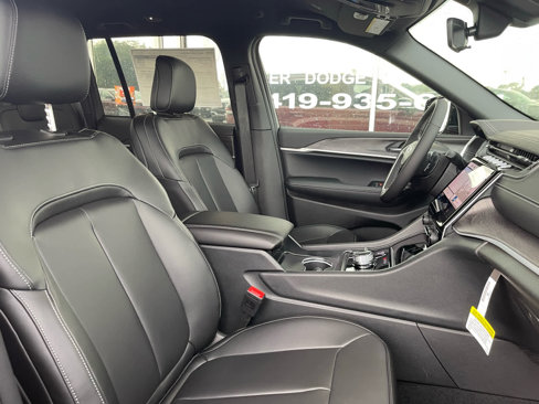 New 2025 Jeep Grand Cherokee Limited image 11