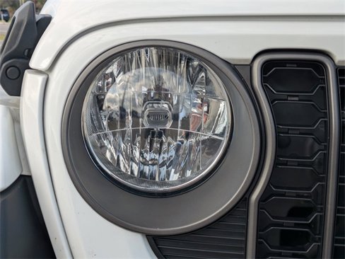 Used 2024 Jeep Gladiator Sport image 9