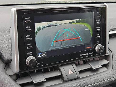 Used 2021 Toyota RAV4 XLE image 18
