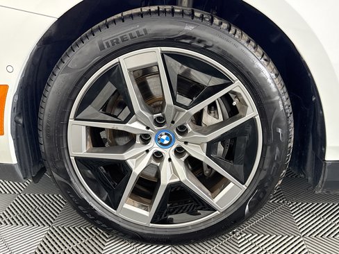 Used 2025 BMW i5 eDrive40i image 37