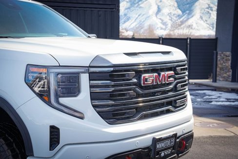 Used 2023 GMC Sierra 1500 AT4 w/ Technology Package image 4
