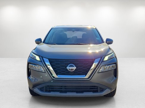 Used 2022 Nissan Rogue SV image 2