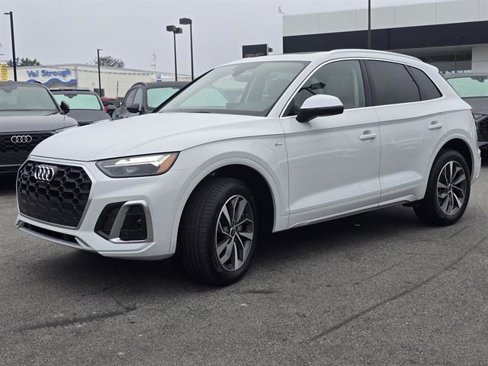 Certified 2025 Audi Q5 2.0T Premium Plus w/ Premium Plus Package image 4