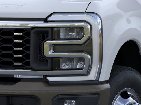 New 2026 Ford F350 4x4 Crew Cab DRW Super Duty image 18