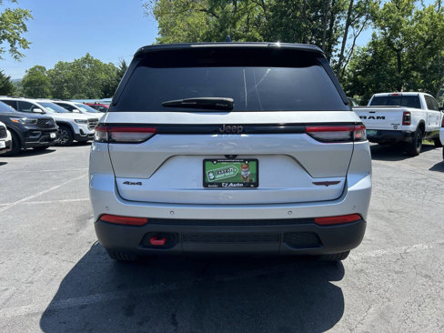 Used 2022 Jeep Grand Cherokee Trailhawk image 9