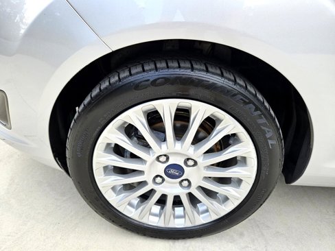 Used 2016 Ford Fiesta Titanium image 32