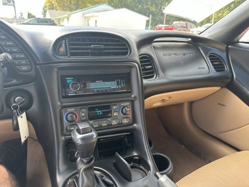 Used 2004 Chevrolet Corvette Convertible w/ Preferred Equipment Group image 16