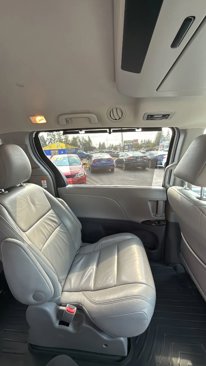 Used 2015 Toyota Sienna XLE Premium image 25