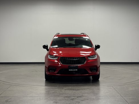 New 2026 Chrysler Pacifica Limited w/ S Appearance Package image 3