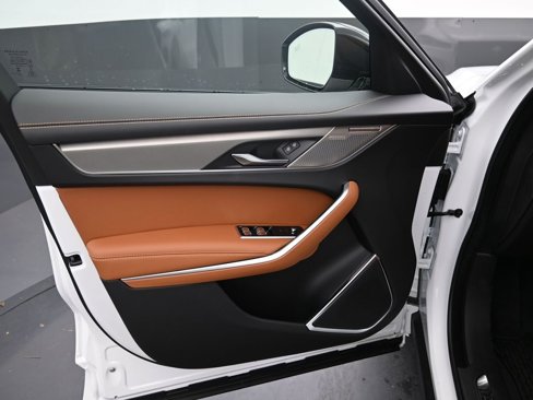 New 2025 Jaguar F-PACE R-Dynamic S image 18