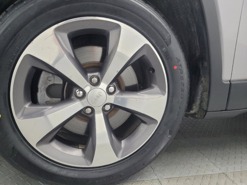 Used 2020 Jeep Cherokee Limited image 31