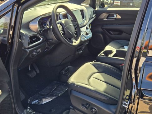 New 2026 Chrysler Pacifica Select image 22