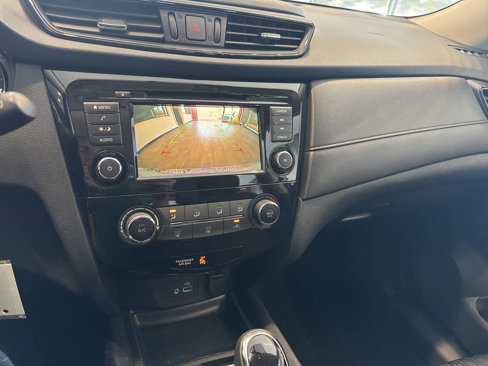 Used 2018 Nissan Rogue S image 33